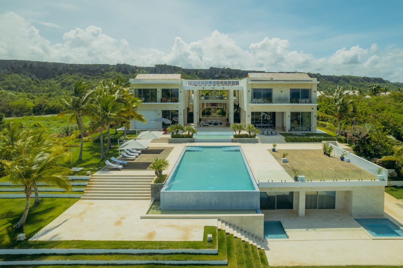 6 Bedroom Villa with Incredible View